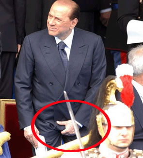Berlusconi_si_tocca_le_palle.jpg