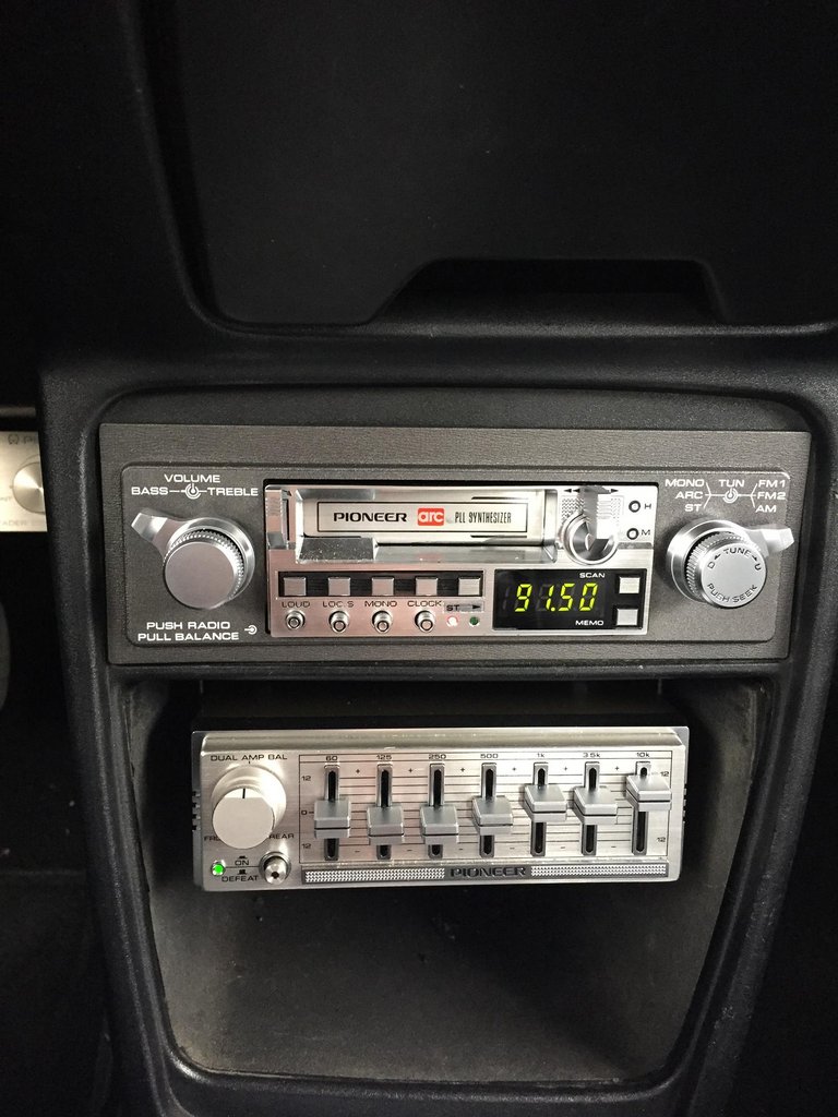 radio1 001.jpg