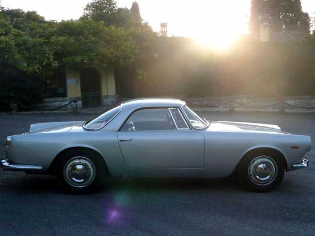 Lancia_Flaminia_Touring_side.jpg