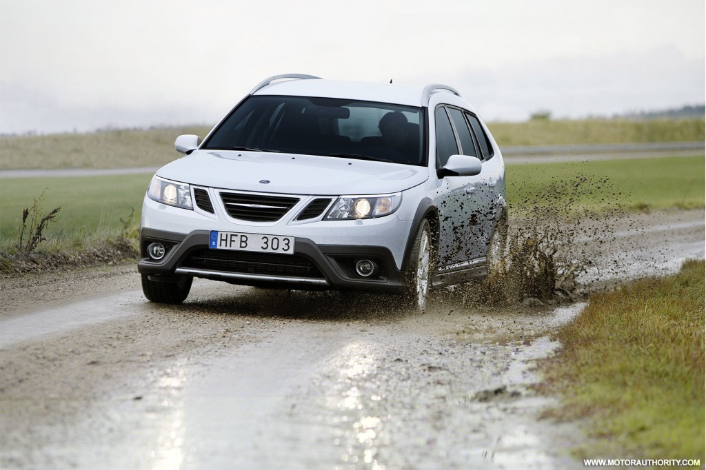2010-saab-9-3x-013_100194537_l.jpg