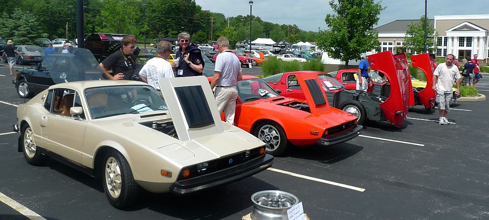 su-vm-and-jaj-check-out-the-sonetts-soc-2010.jpg