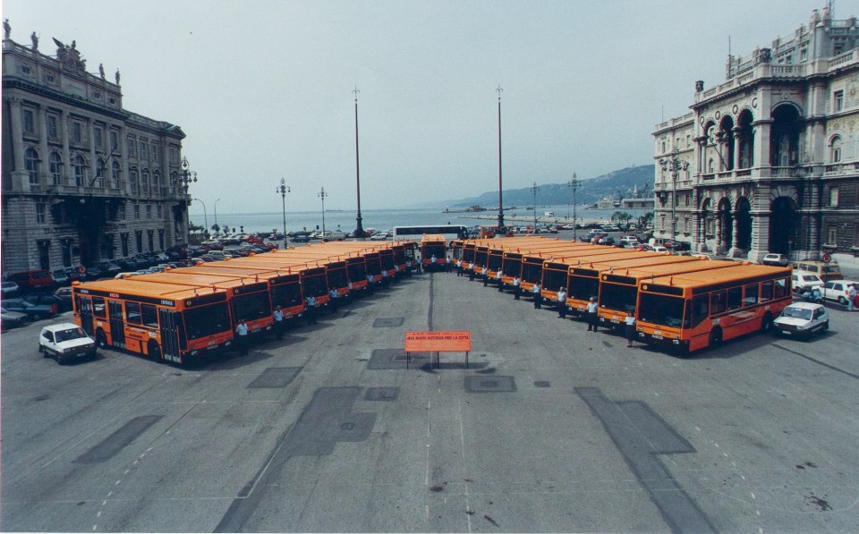 piazza unita mare.jpg
