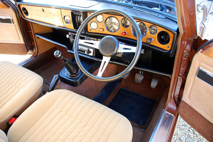 1977%20triumph%20dolomite%201500%20hl%20interior%202.jpg