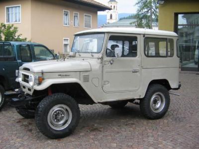 toyota-land-cruiser-bj-40-04.jpg
