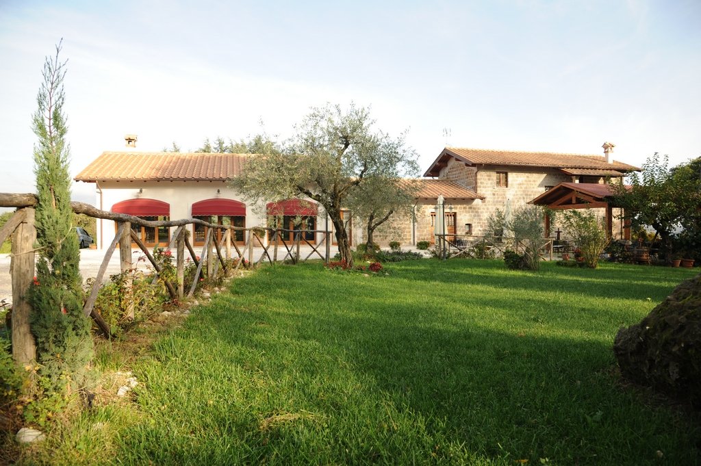 agriturismo grotta biscia.jpg