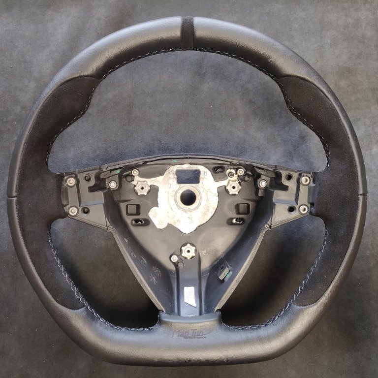 maptun-leather-steering-wheel-saab-9-3-06-12-flat-bottom-black-stitch (1).jpg