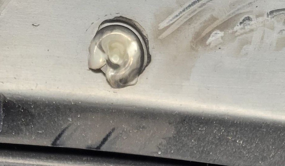 RIVETTO PROFILO PORTA.jpeg