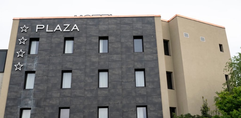 Hotel Plaza.jpg