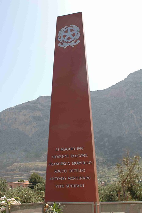 stele capaci.jpg