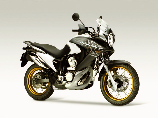 Honda_Transalp_700_2011_2.jpg_630.jpg